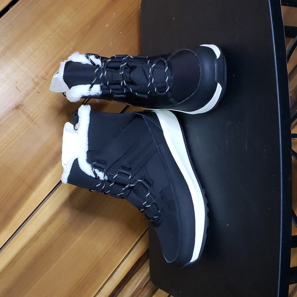 NEW! Calysta Sport Bottom Winter Black Boots, Universal Thread - Picture 2 of 5